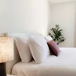 Dream Lake Apartments By Quokka 360 - Lake View